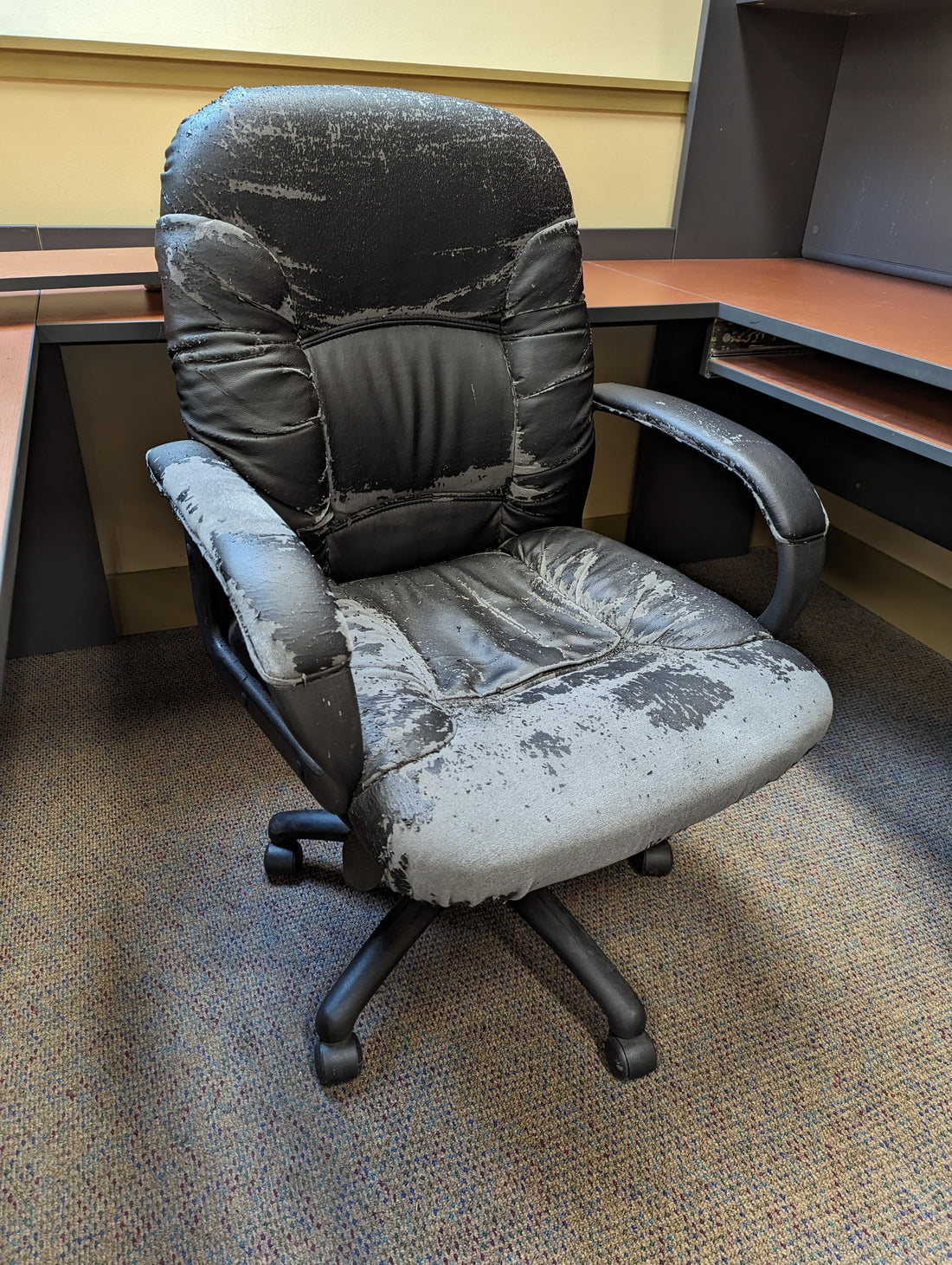 Signs Your Office Chairs Need Repair (vs Replacement) - Chair Guru