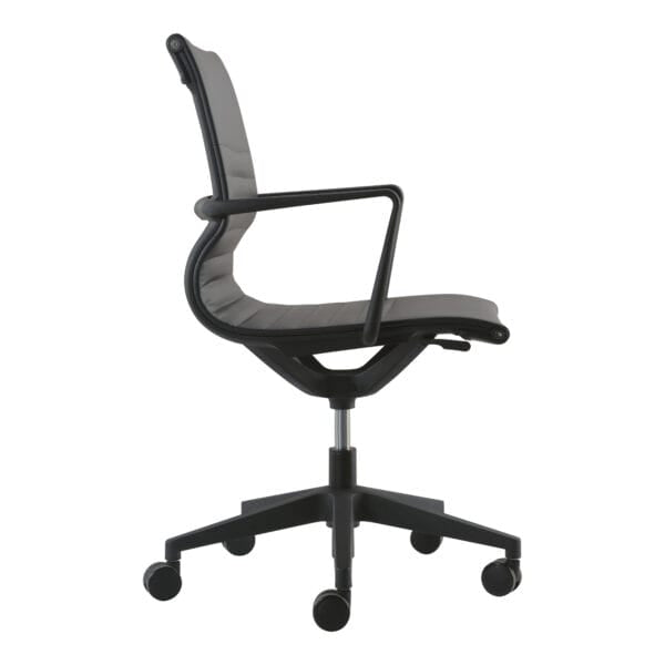 Buro Diablo boardroom chair with arms, Perth executive seating